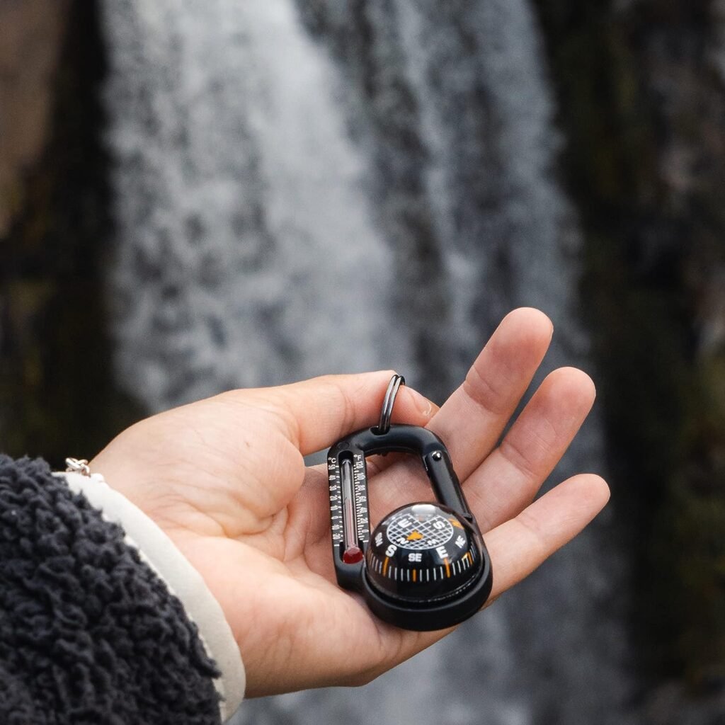 Sun Company TempaComp – Kugelkompass und Thermometer-Karabiner | Wander-, Rucksack- und Campingzubehör | Zum Anklipsen an Rucksack oder Jacke | Ultraleichter, präziser Kompass für Navigation und Orientierungslauf